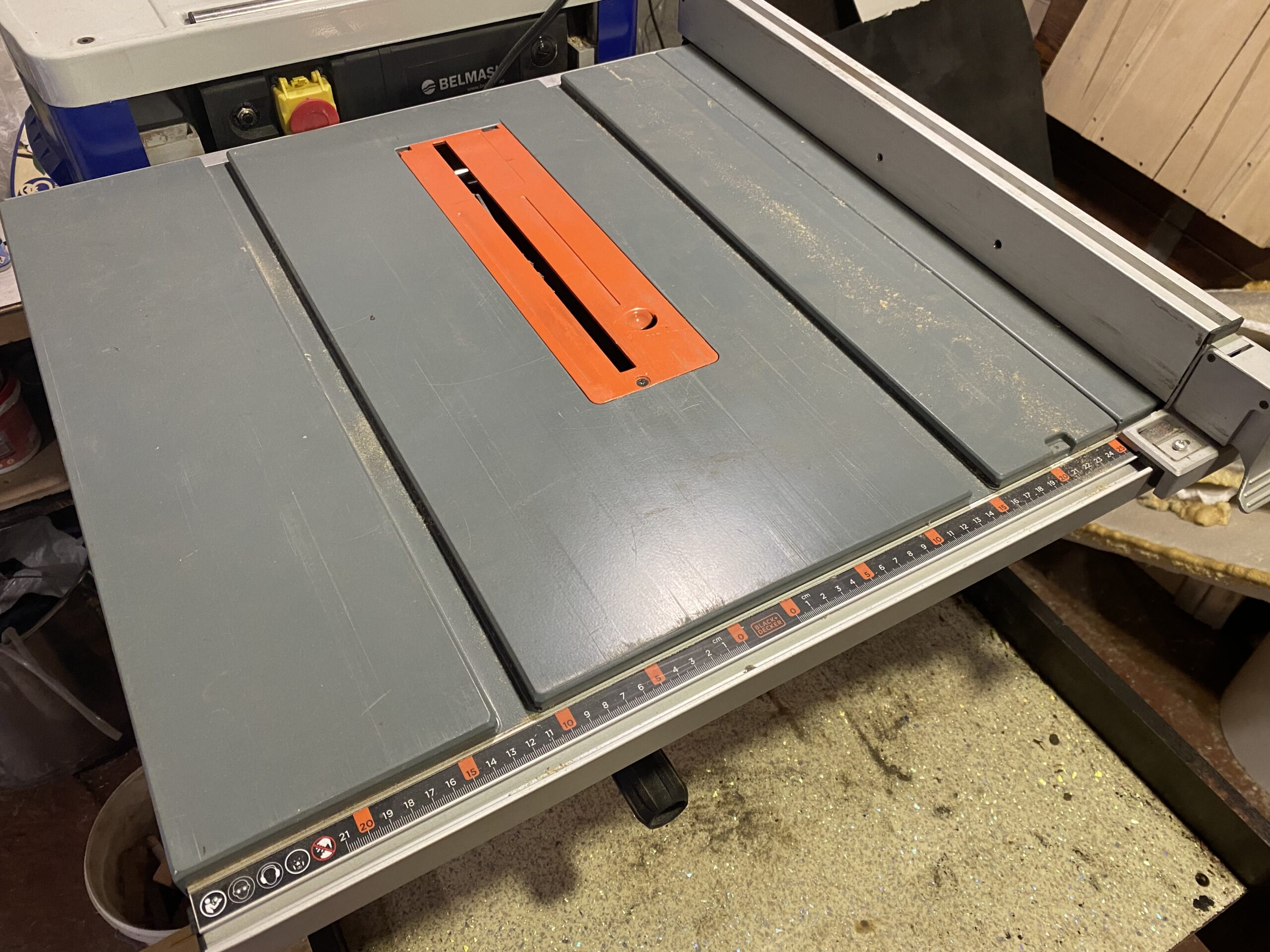 Настольная пила Black&Decker BES720 — изображение 7